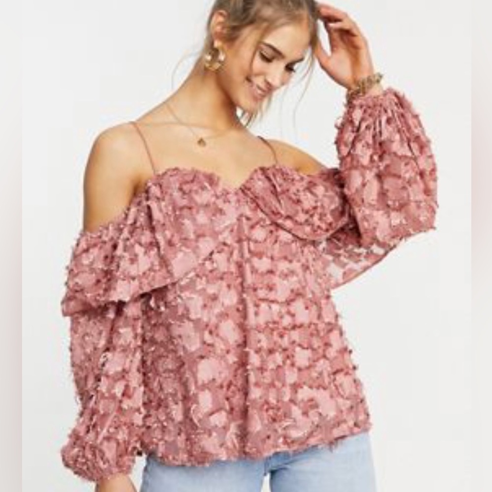 FOREVER U Pink 3-D Cold Shoulder